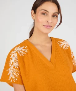 Blouse brodée en double gaze effet crêpé