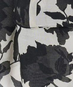 Foulard imprimé végétal contrasté