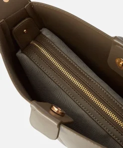 Sac forme besace et sa pochette amovible